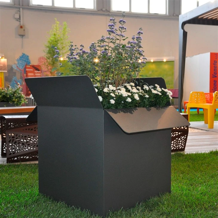 Round Medium Planter Box